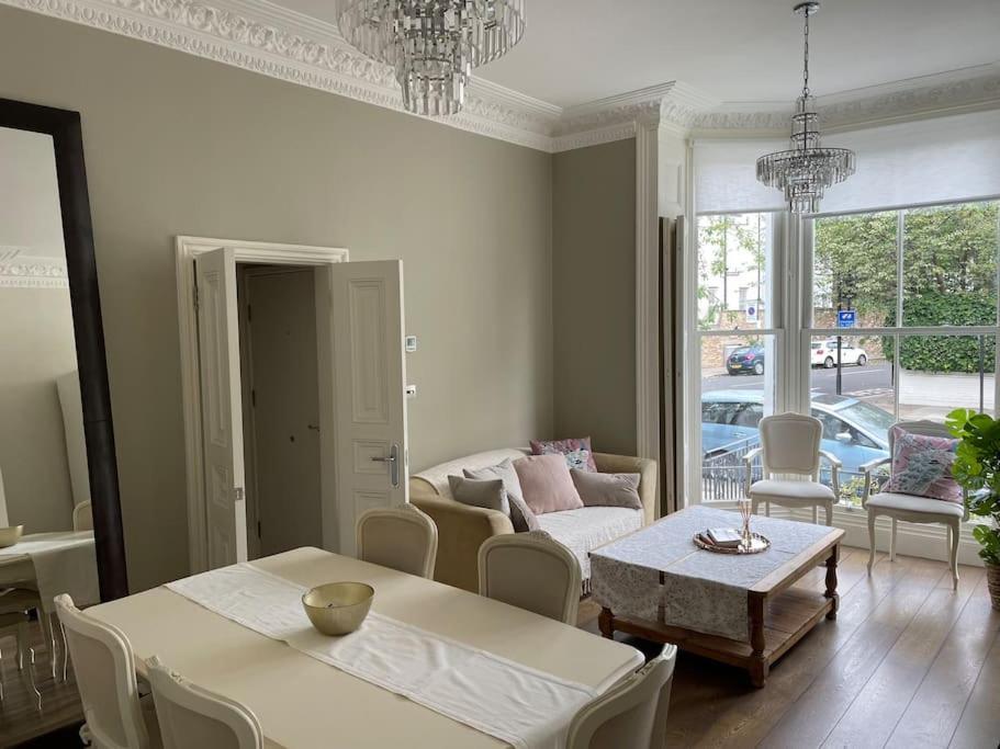 Stylish 3-Bedroom Flat In Kensington Лондон Экстерьер фото