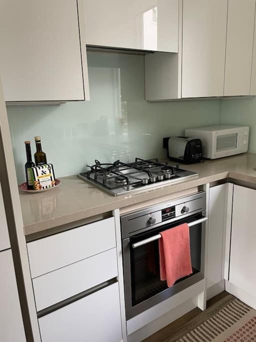 Stylish 3-Bedroom Flat In Kensington Лондон Экстерьер фото