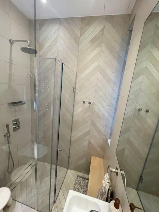 Stylish 3-Bedroom Flat In Kensington Лондон Экстерьер фото