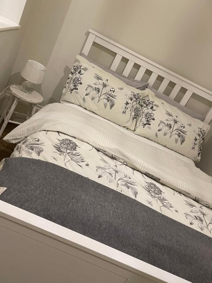 Stylish 3-Bedroom Flat In Kensington Лондон Экстерьер фото