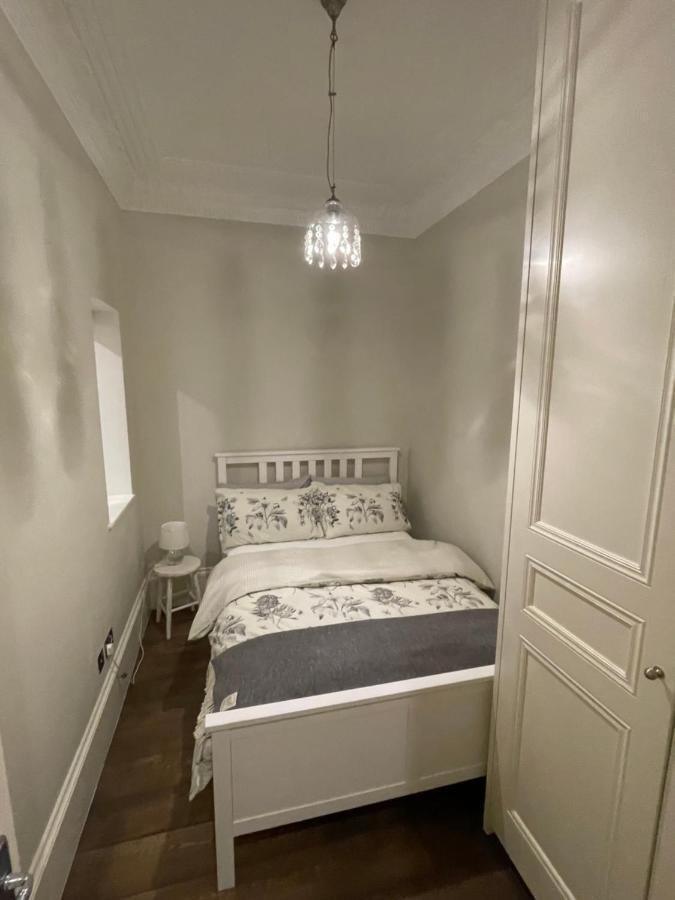 Stylish 3-Bedroom Flat In Kensington Лондон Экстерьер фото
