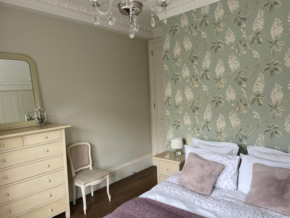 Stylish 3-Bedroom Flat In Kensington Лондон Экстерьер фото